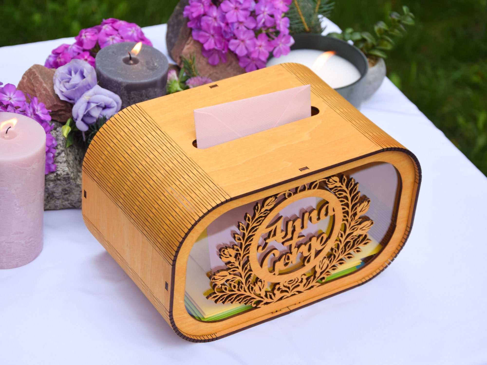Personalisierte Kartenbox für Hochzeit, Holzdekor